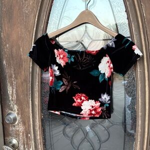 Tres Bien velour  crop top!  small
